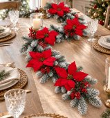  Ghirlandă artificială din brad artificial  de 270 cm cu flori de Poinsettia roșii, ramuri de pin acoperite cu zăpadă și boabe