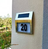 Lampa solara LED de exterior numar casa, Haushalt International, 3 x numere 0-9, 1 x litere mici