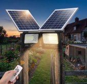 Proiector Solar cu Telecomandă - LED Puternic, Autonomie Mare, Carcasă ABS Anti-oxidare, Rezistent la Apă 