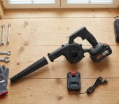 Suflantă și Aspirator de Frunze Fără Fir 2 în 1 – Cu Baterie Li-ion, Încărcător și Sac de Colectare, Portabil și Puternic pentru Grădină, Curte și Atelier