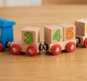 Tren Magnetic din Lemn cu Numere - Jucărie Educativă pentru Copii, Dezvoltă Motricitatea, Imaginația 